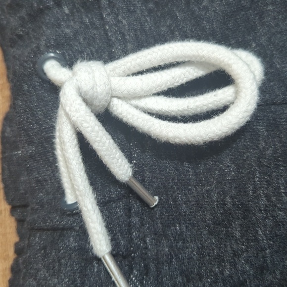 MrBeast Terry Cloth Jogger Sweat Shorts Size Large in Heathered Black - Picture 5 of 8